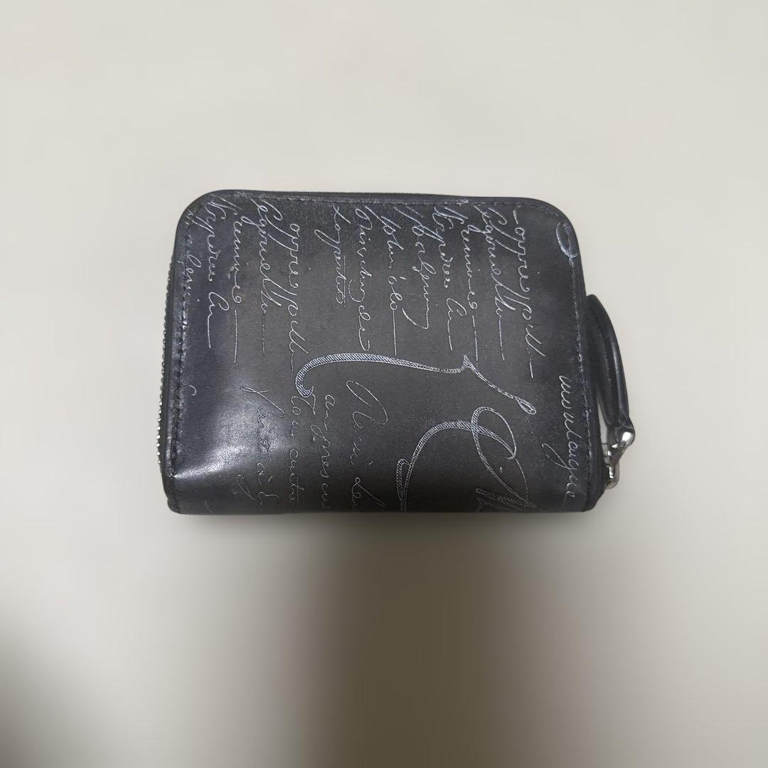 ベルルッティ ブラック文字模様ケース