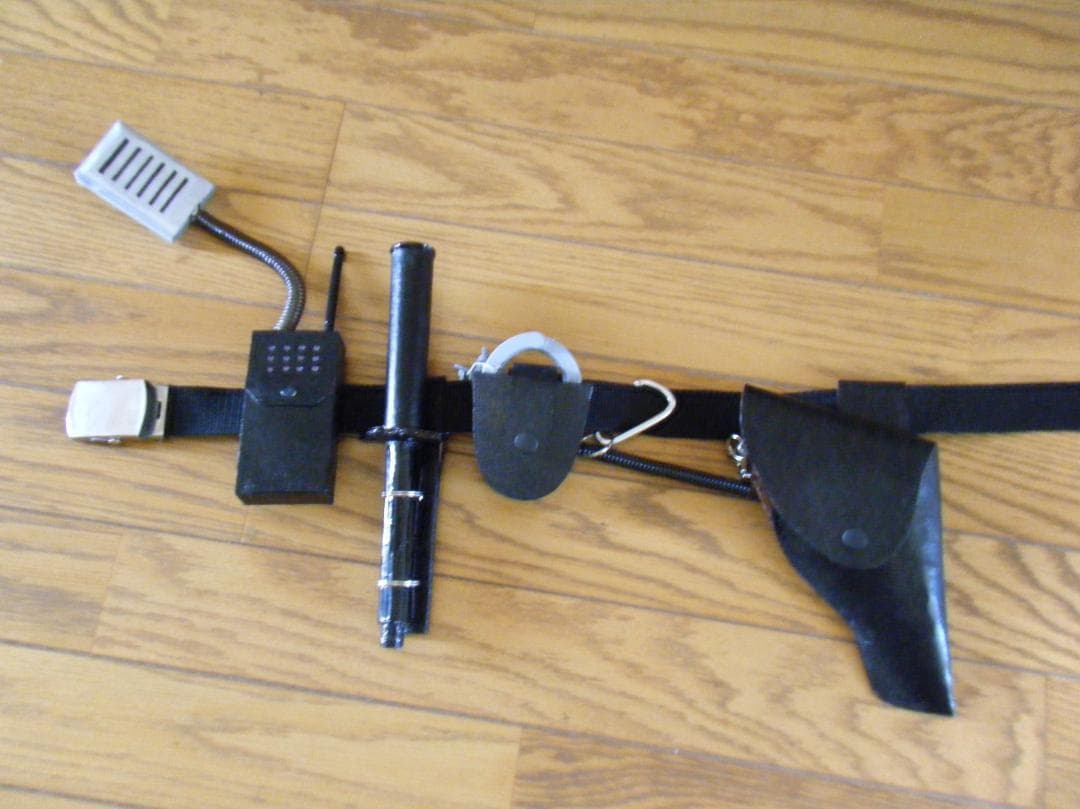 値下げ　レア　なりきりポリスベルト　腰回り完全セット 　コスプレ