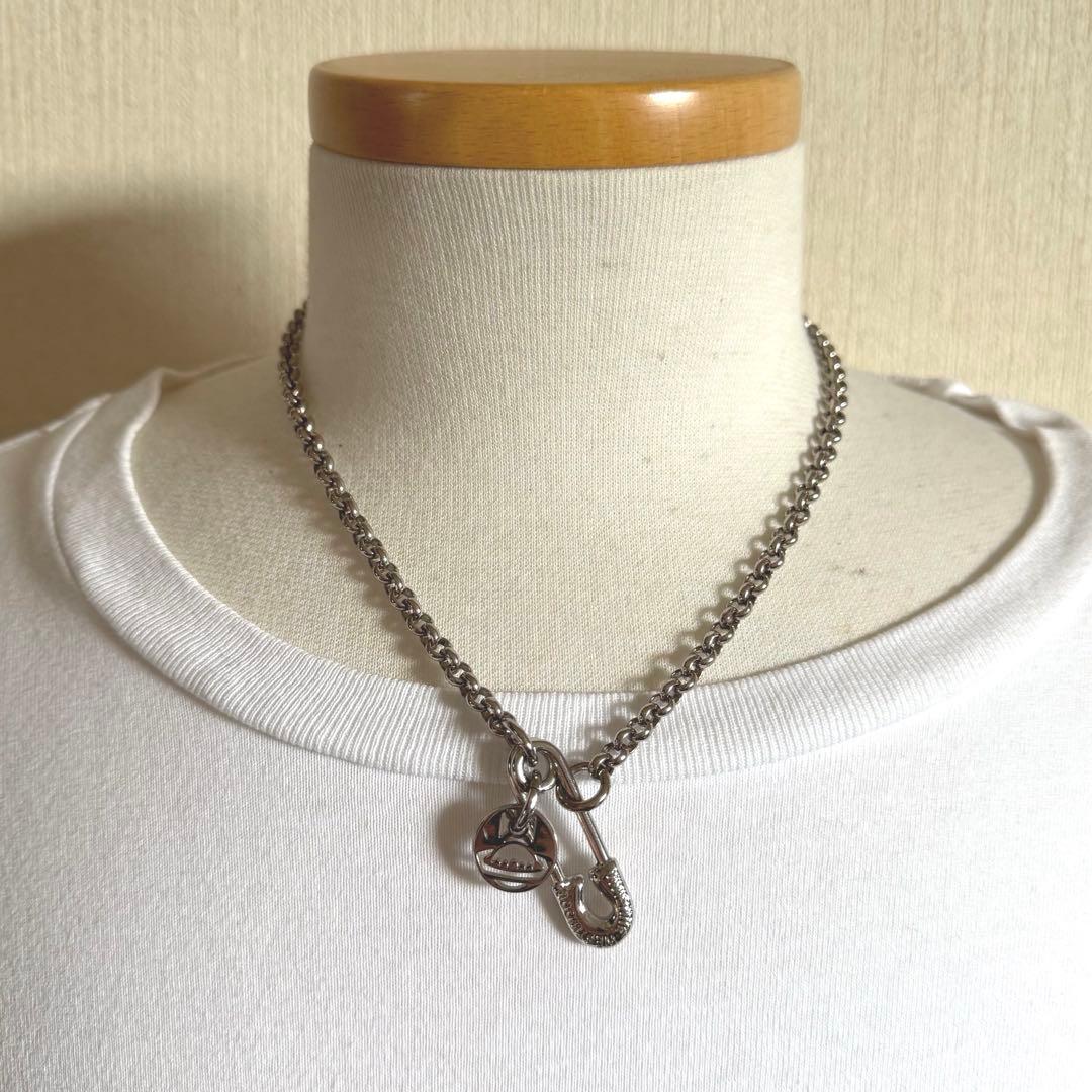 ヴィヴィアンウエストウッド　シルバーネックレス　セーフティーピンチャーム