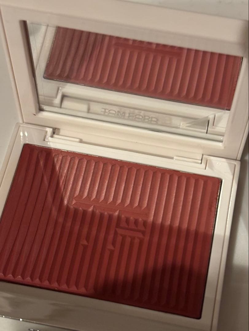 トムフォード チークカラー限定