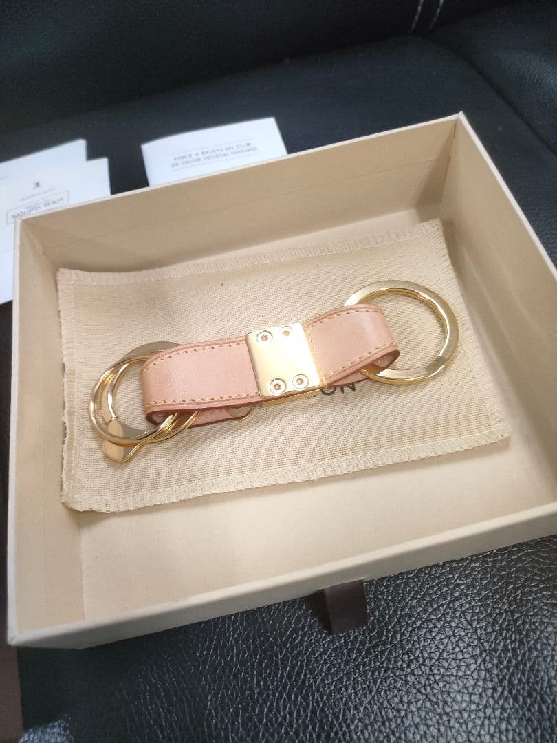 LOUIS VUITTON レザー キーホルダー未使用ポルトクレヴァレ新品未使用