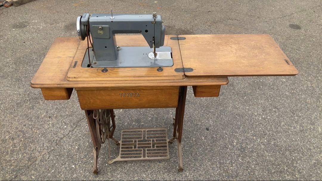 動作品・取扱説明書付き】TOYOTA トヨタ 足踏みミシン 昭和レトロ