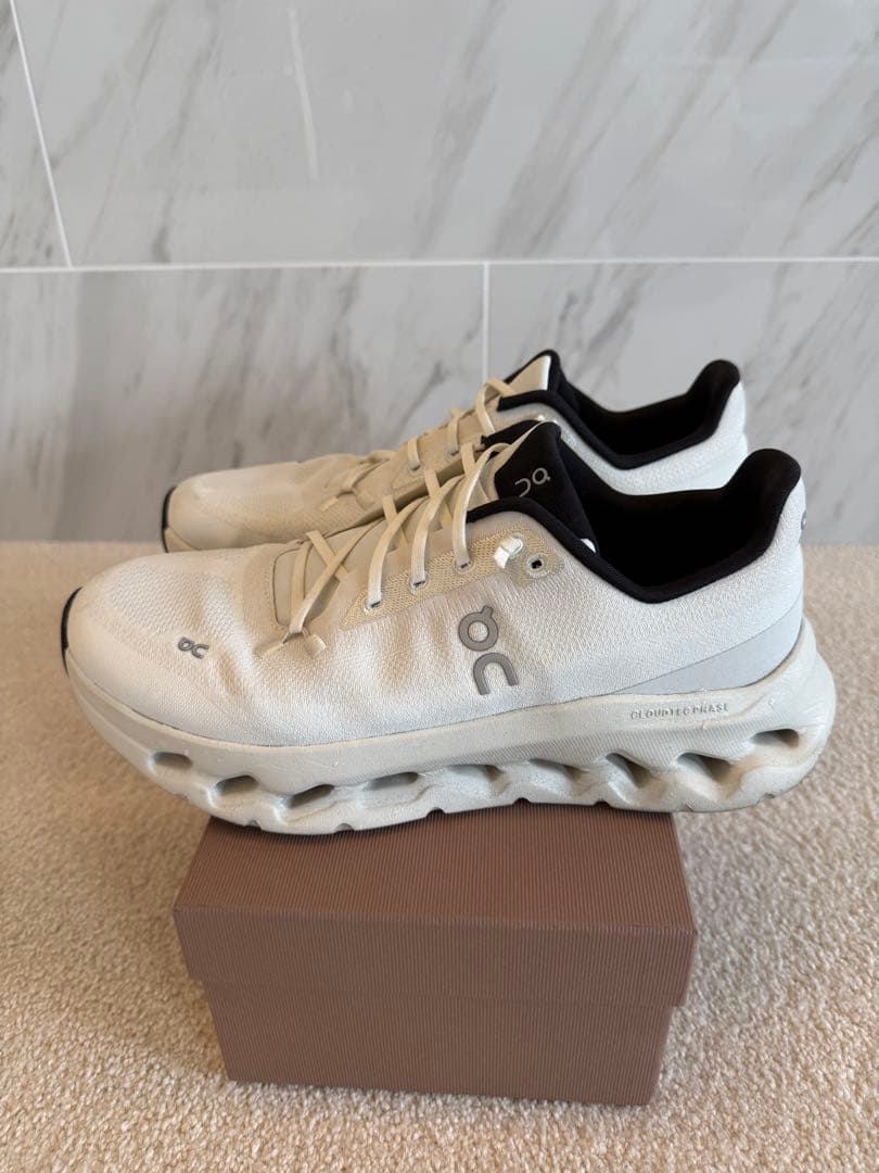 On Cloudtilt 26.5cm オン クラウドティルト スニーカー