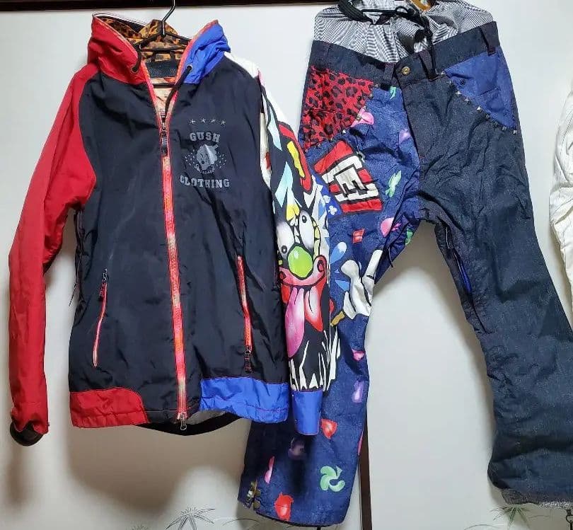 GUSH スノーボードウエア上下 ピエロ柄 - メルカリ