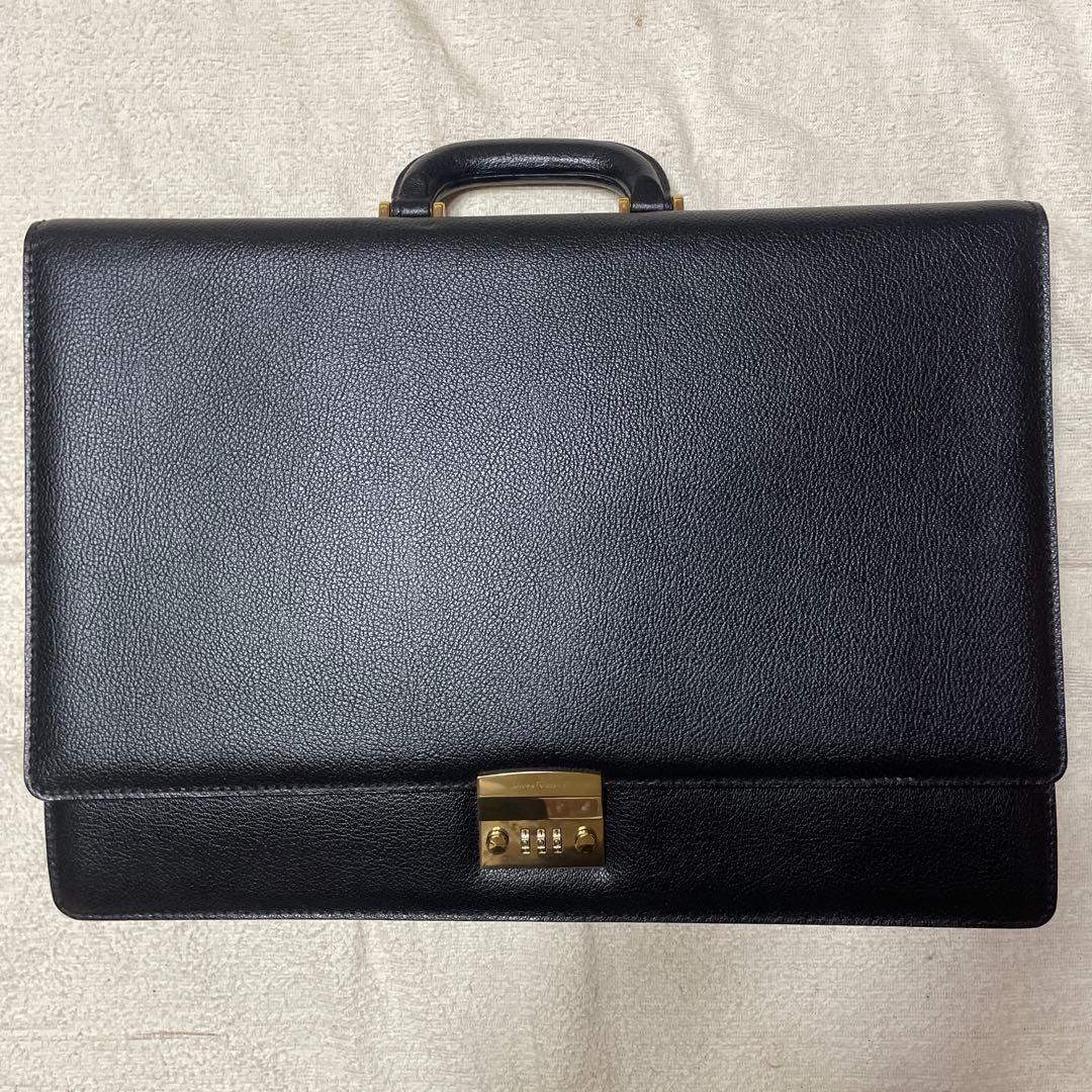 【即日発送】　サルヴァトーレ フェラガモ　ブラック レザー ブリーフケース