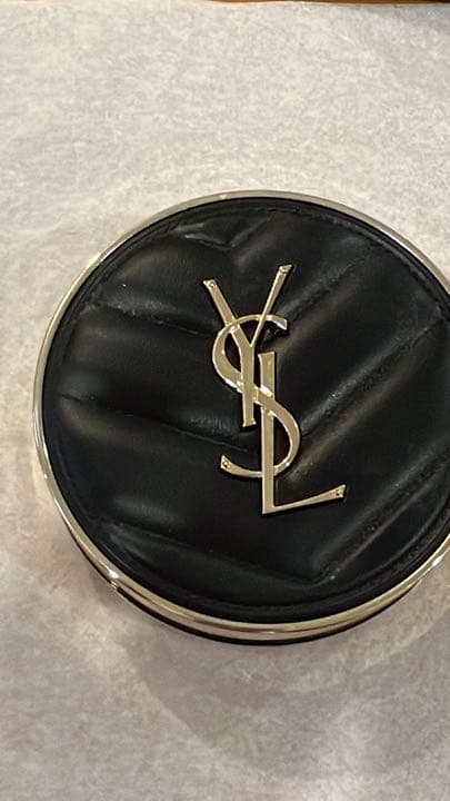 イヴ・サンローラン アンクル ド ポー ルクッションN 10