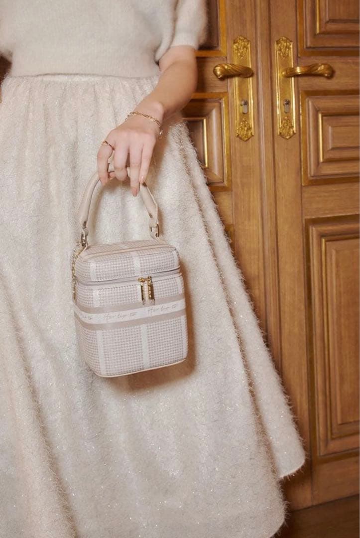 バッグ HLT Jacquard Vanity Bag herlipto HLT Jacquard Mini Vanity Bag - メルカリ