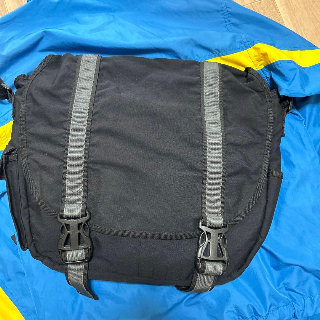 old gap ギャップ 黒 ブラック メッセンジャーバッグ 古着 y2k - メルカリ