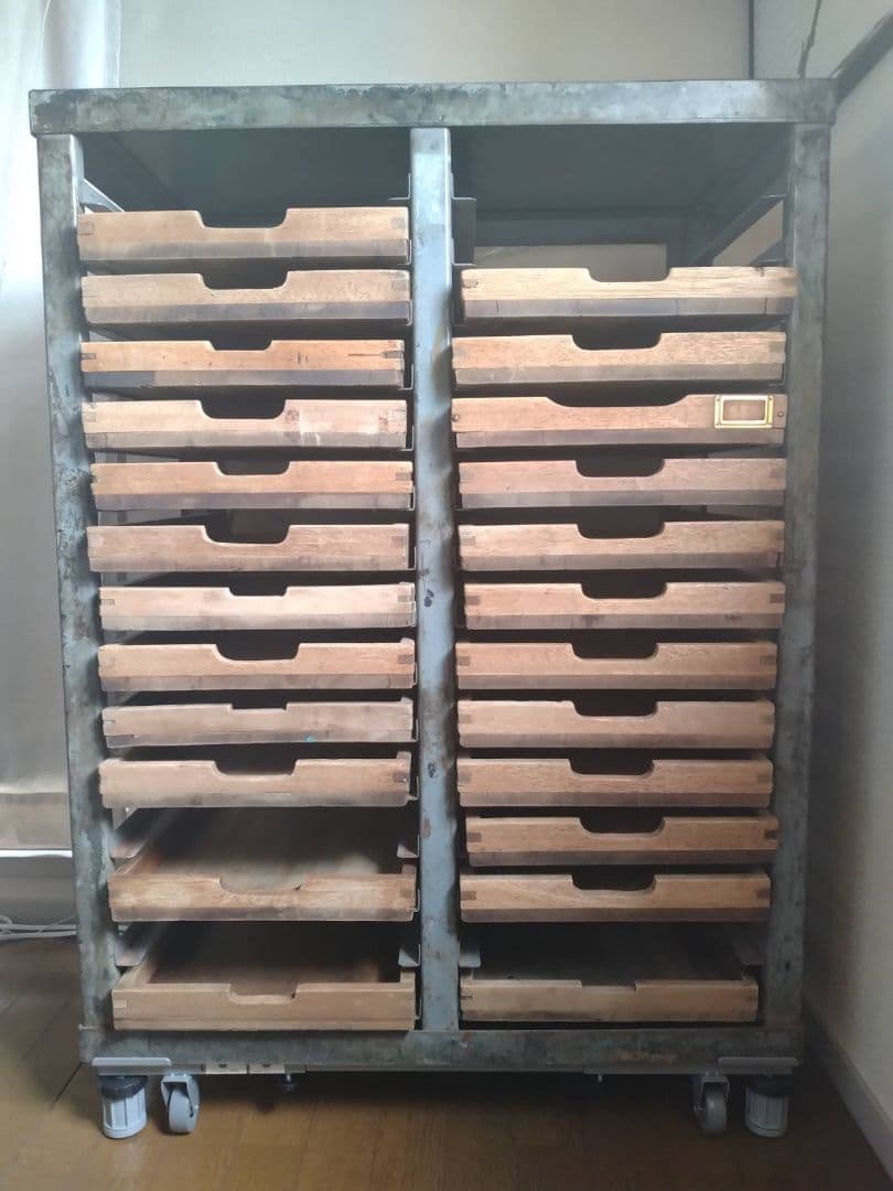 送料込♪ 木製トレイ付きキャビネットD&DEPARTMENT