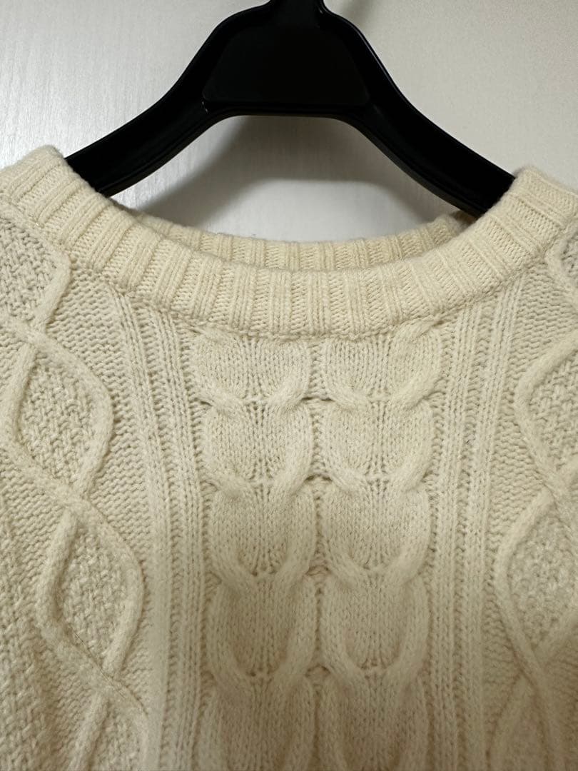 girlish ガーリッシュ ぺプラムニット ホワイト - メルカリ