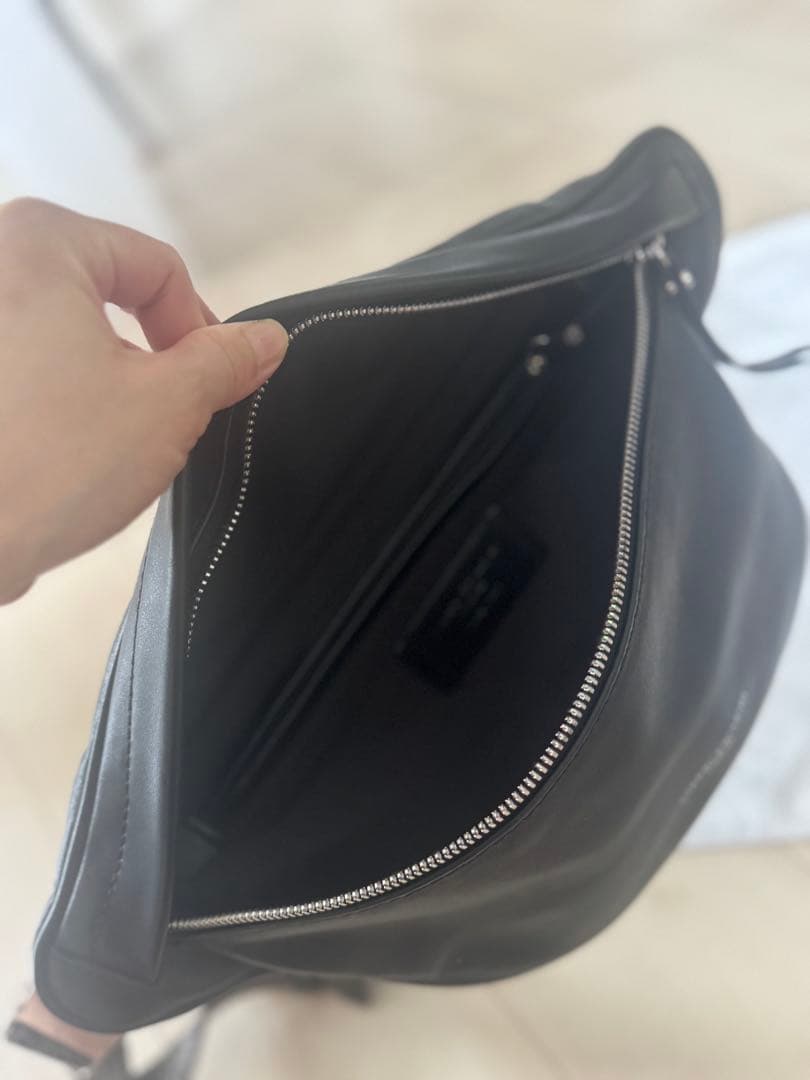 値下げ中】ほぼ未使用GIANNI CHIARINI ボディバッグ