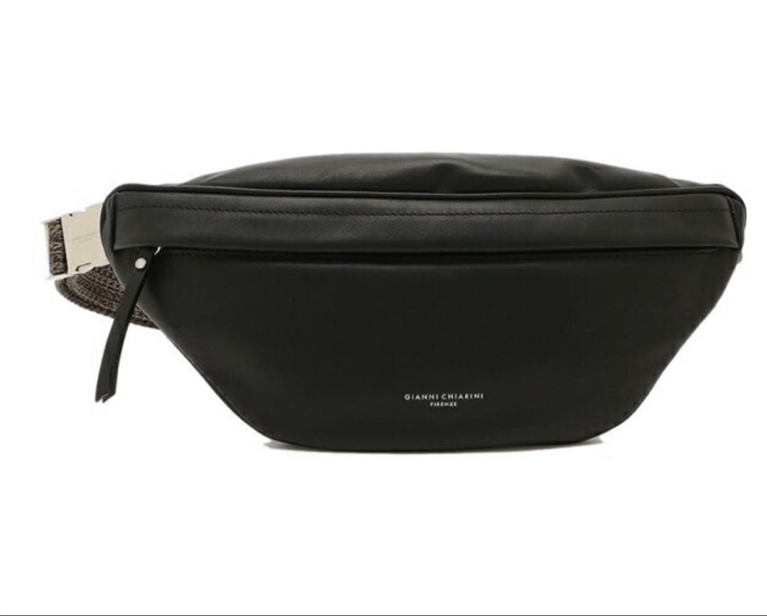 値下げ中】ほぼ未使用GIANNI CHIARINI ボディバッグ