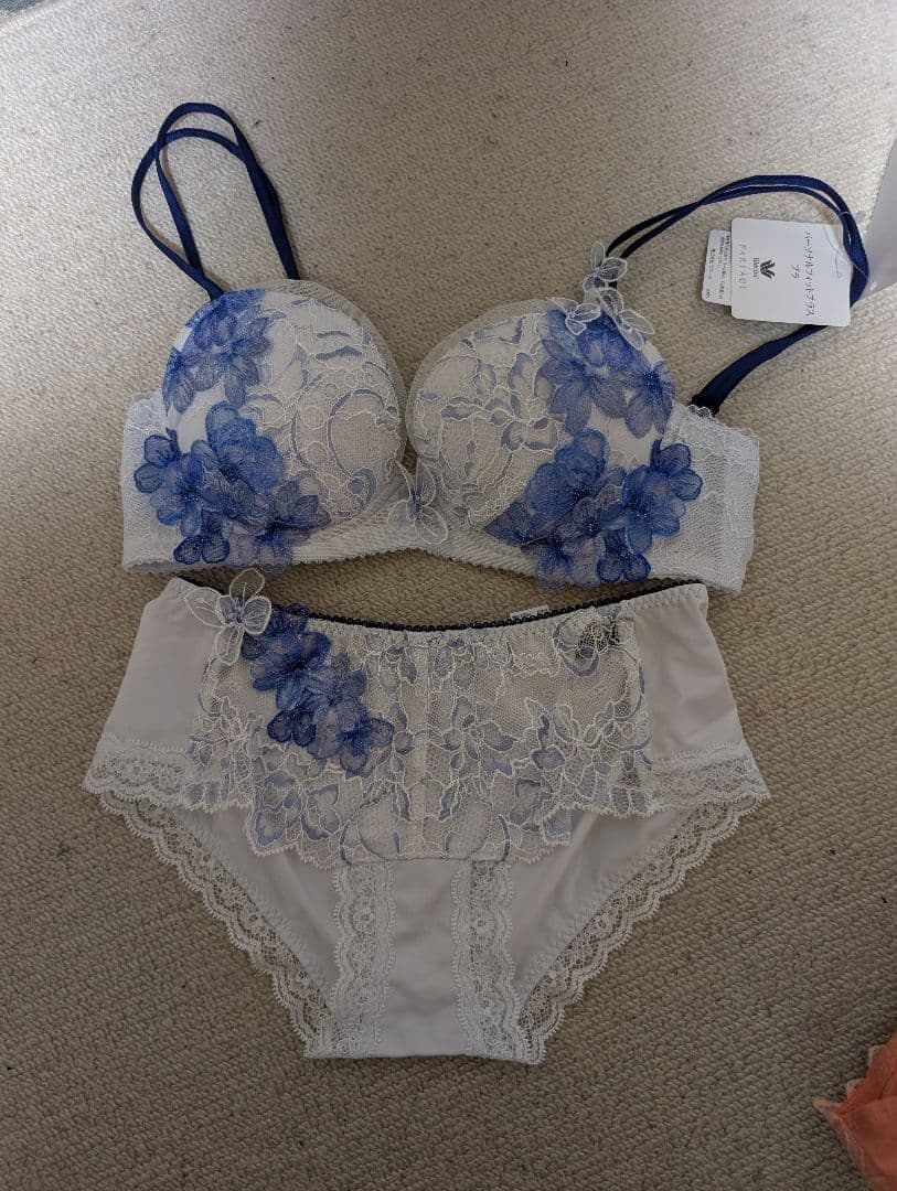 ワコール パルファージュ　ブラジャーとショーツD65M