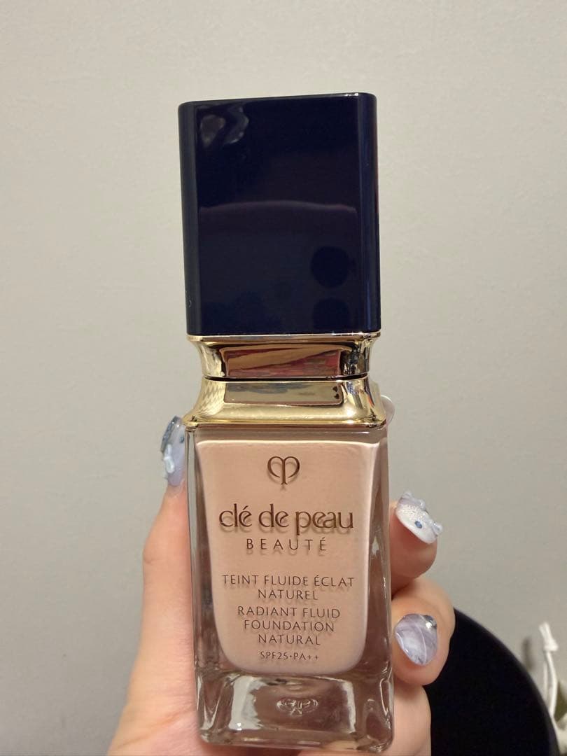 clé de peau BEAUTÉ リキッドファンデーション ナチュラル