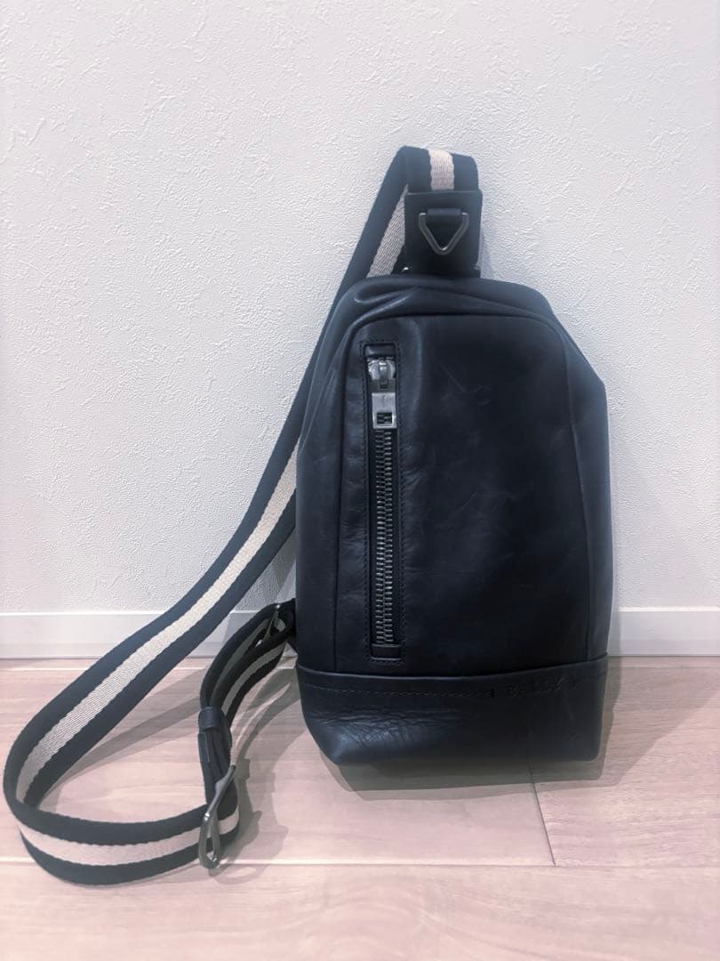 バリー　ボディバッグ　レザー　ネイビー　トレインスポッティング