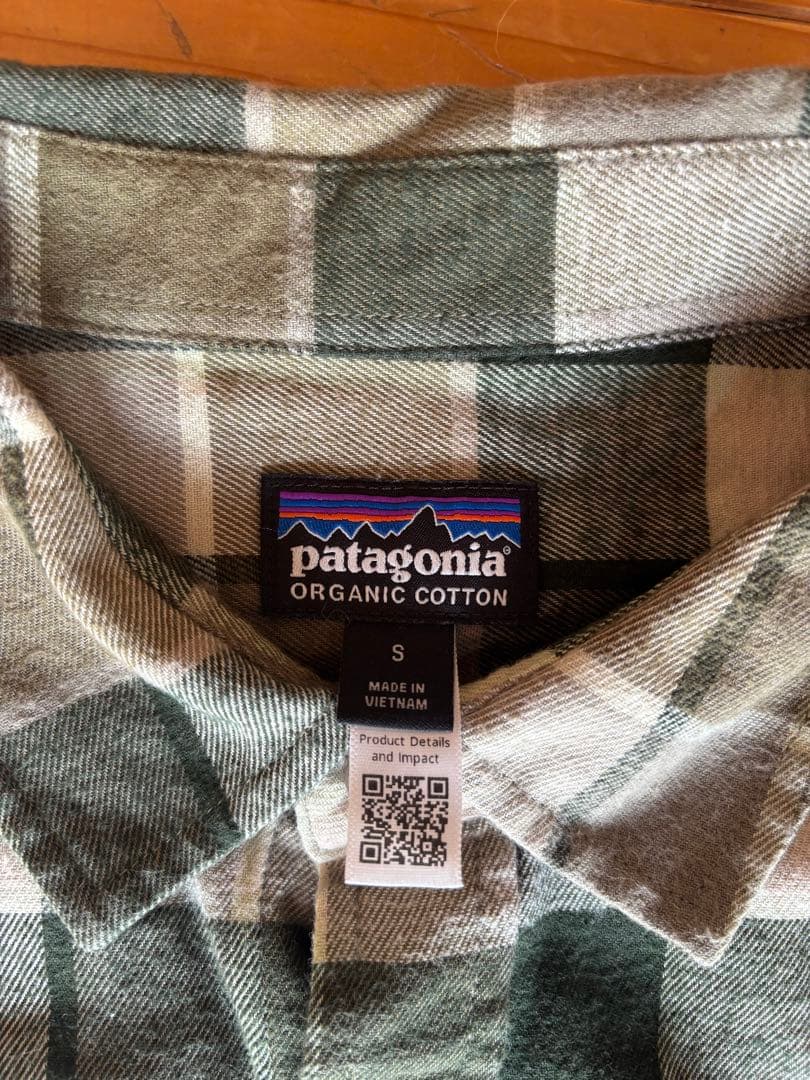 パタゴニア　チェック柄カーキグリーン系　フランネルシャツ　Sサイズ　2025製？