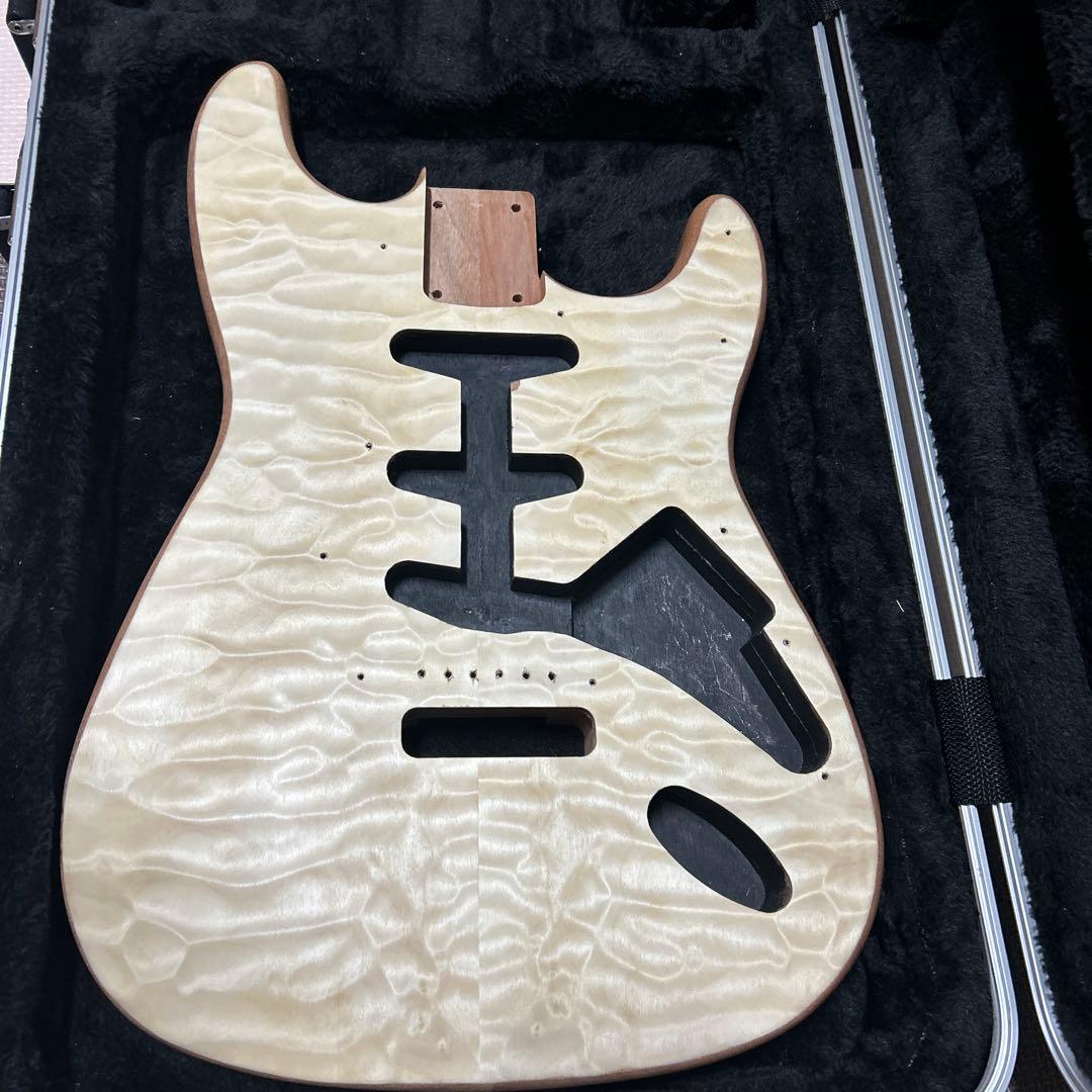 ストラトキャスター ボディ キルトメイプル オイル塗装済み