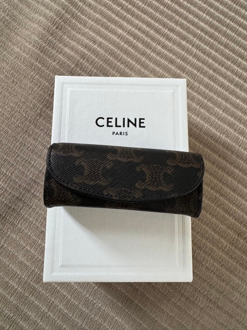 CELINE ロゴ入り ブラック クラッチポーチ 送料込【CELINE】SMALL POUCH IN TRIOMPHE ロゴ入りクラッチ (CELINE