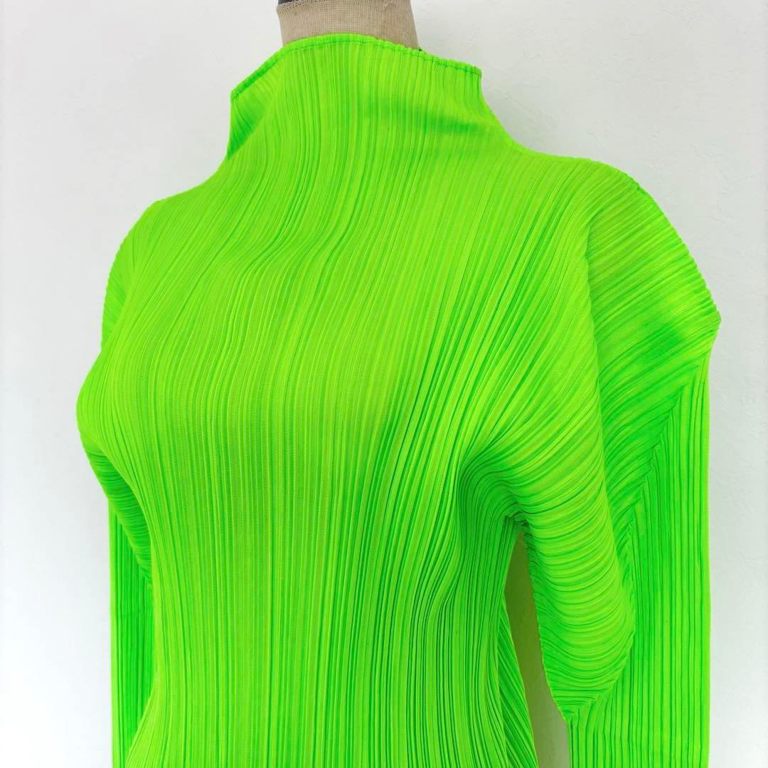 美品】プリーツプリーズ イッセイミヤケ トップス 蛍光 グリーン