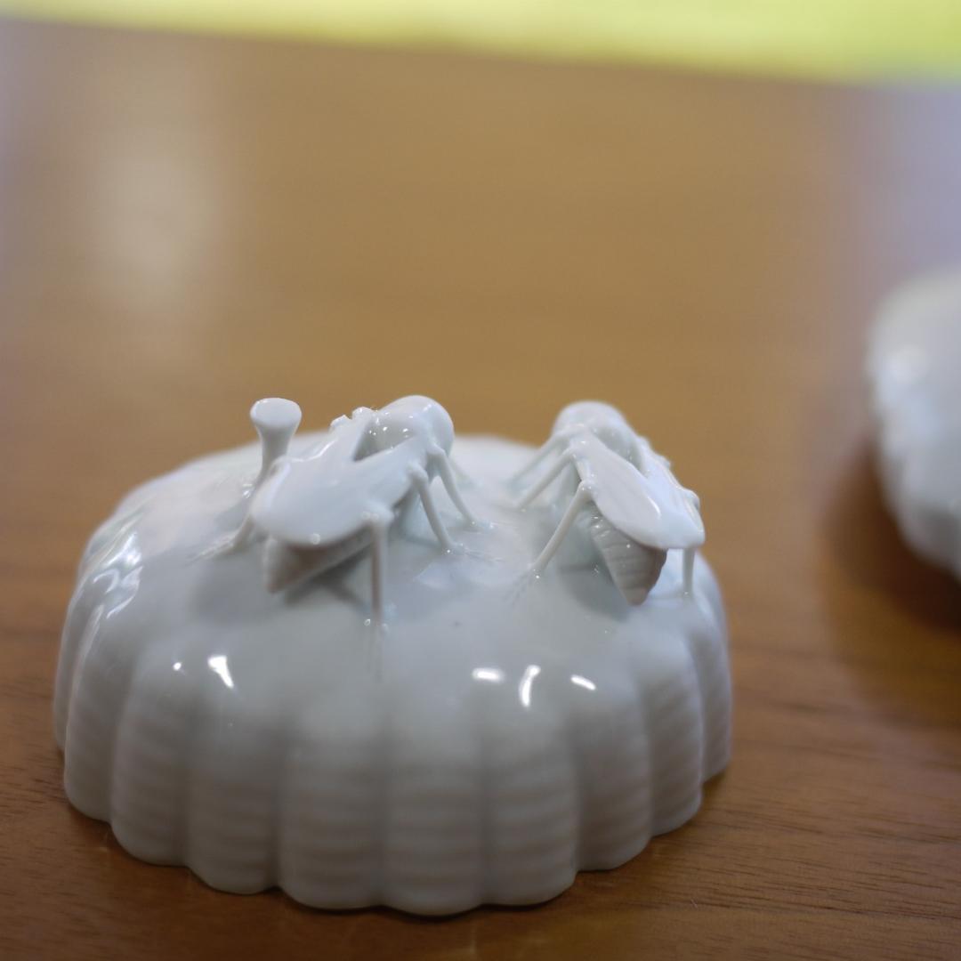 赤松白斎　蜂巣　白磁香合　透かし彫　白林窯　兵庫神崎　厄除け魔除け 縁起物仏像