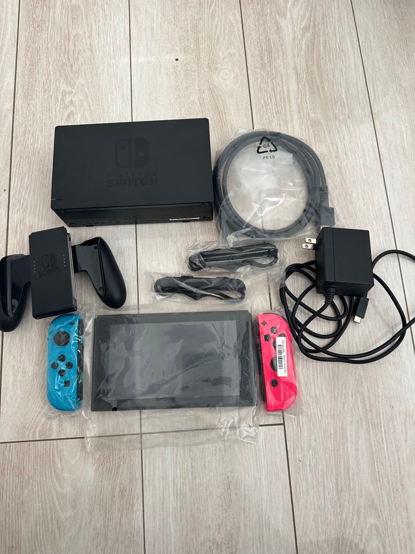 Nintendo Switch 本体 青/赤 Joy-Con付き 初期化済 Amazon.com: Nintendo - Switch 32GB Console - Neon Red/Neon Blue