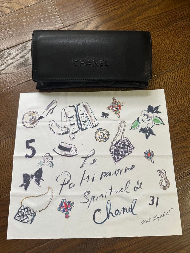 CHANEL メガネケース ブラック カールラガーフェルドのメガネ拭き付き