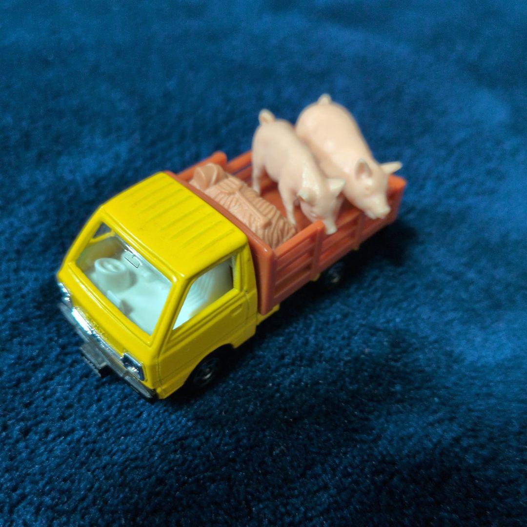 トミカ　スズキキャリィ 家畜運搬車 ミニカーショップグローバル - トミカ 39 スズキ キャリィ 家畜運搬車