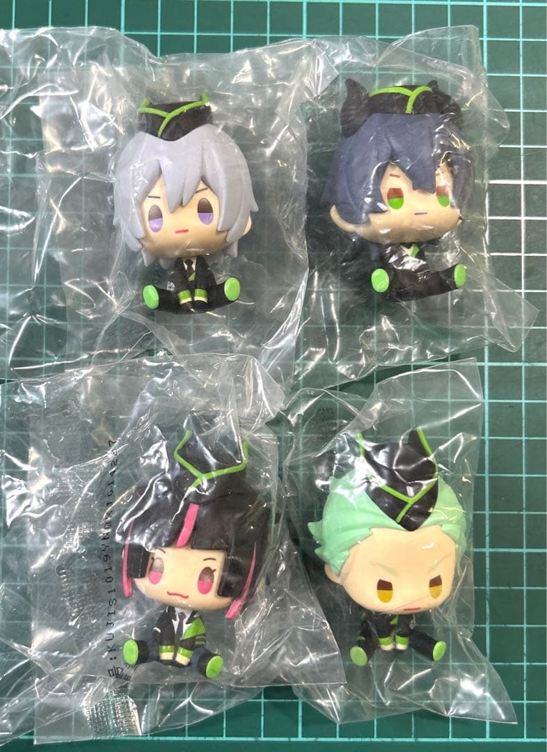 ツイステ 一番くじ 寮服 デフォルメフィギュア ディアソムニア寮セット 一番くじ 『ディズニー ツイステッドワンダーランド』 第六弾｜一番