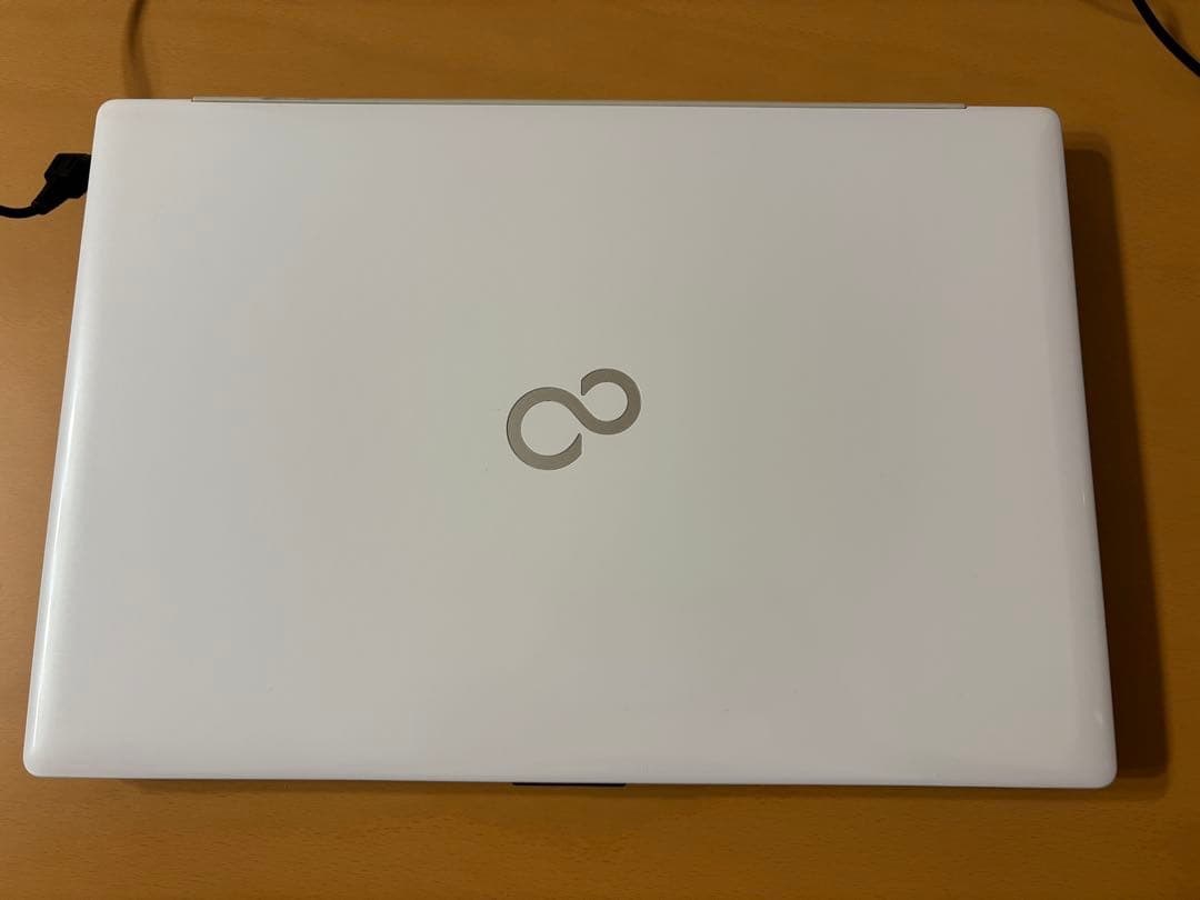 富士通 LIFEBOOK AHシリーズ ホワイト