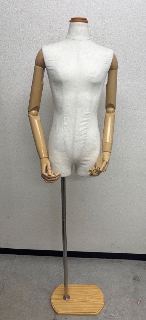 レディーストルソー　可動式アーム付きトルソー