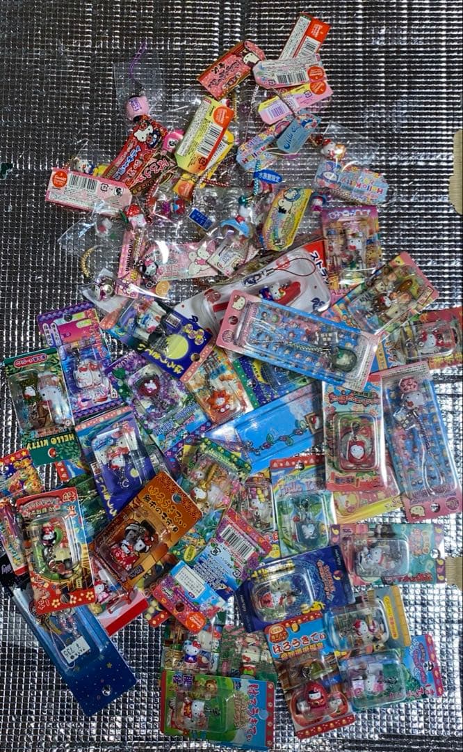 ハローキティ　ご当地ストラップ