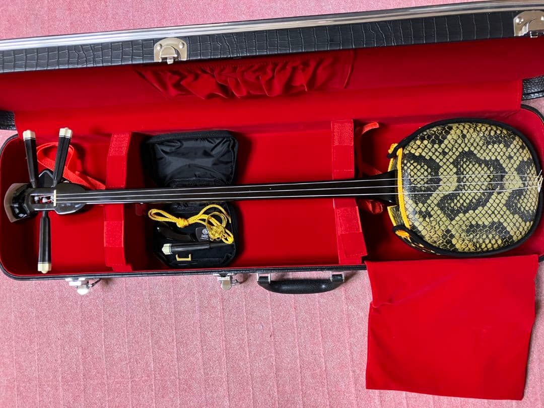 GRAMR　　三線　蛇味線　ケース付き　美品