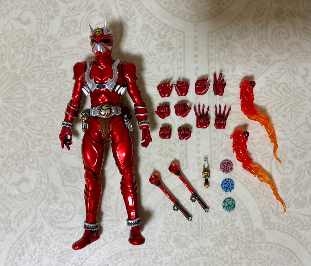 真骨彫　響鬼　紅　フィギュア　S.H.フィギュアーツ　仮面ライダー