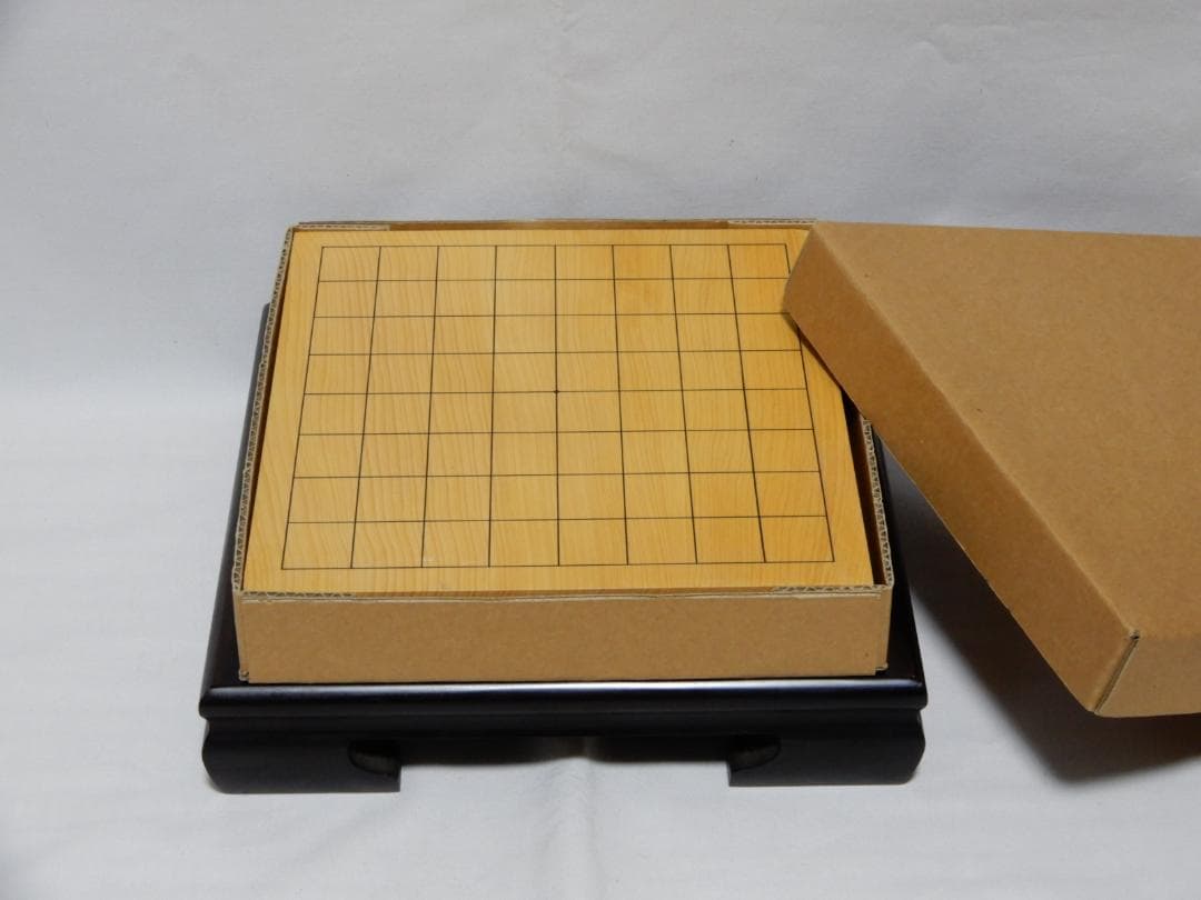 国産（日向産） 本榧卓上９路盤　台座付　ほんのり甘い香り!　使用僅美品