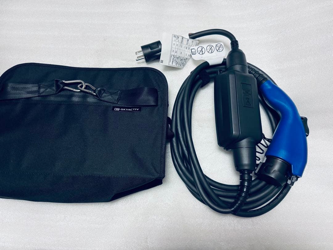 新品未使用　マツダ純正EV・PHEV 充電ケーブルD30L 30540