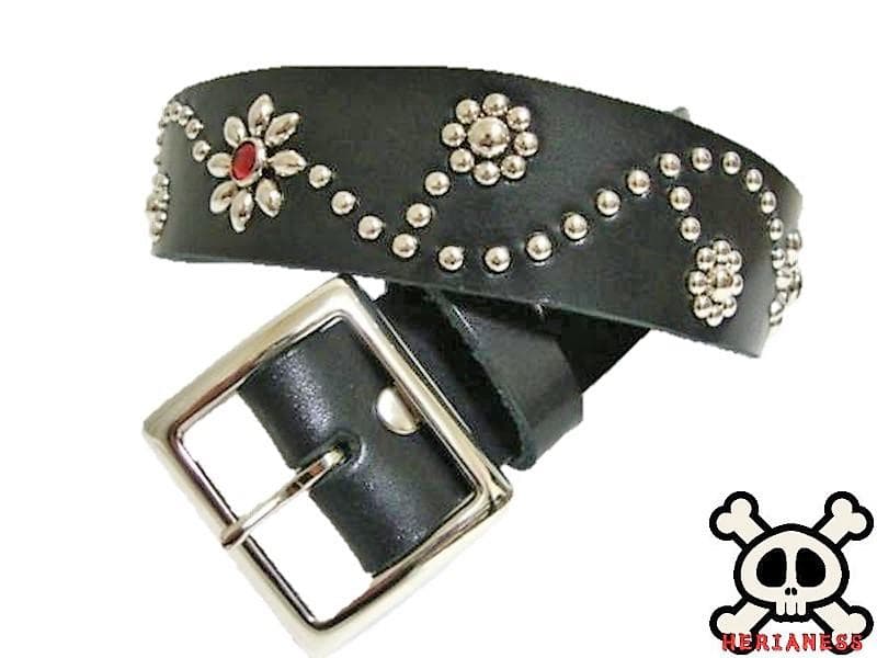 栃木レザー　フラワー型スタッズベルト　黒（レッドスポッツ）４０ｍｍ幅　一枚革