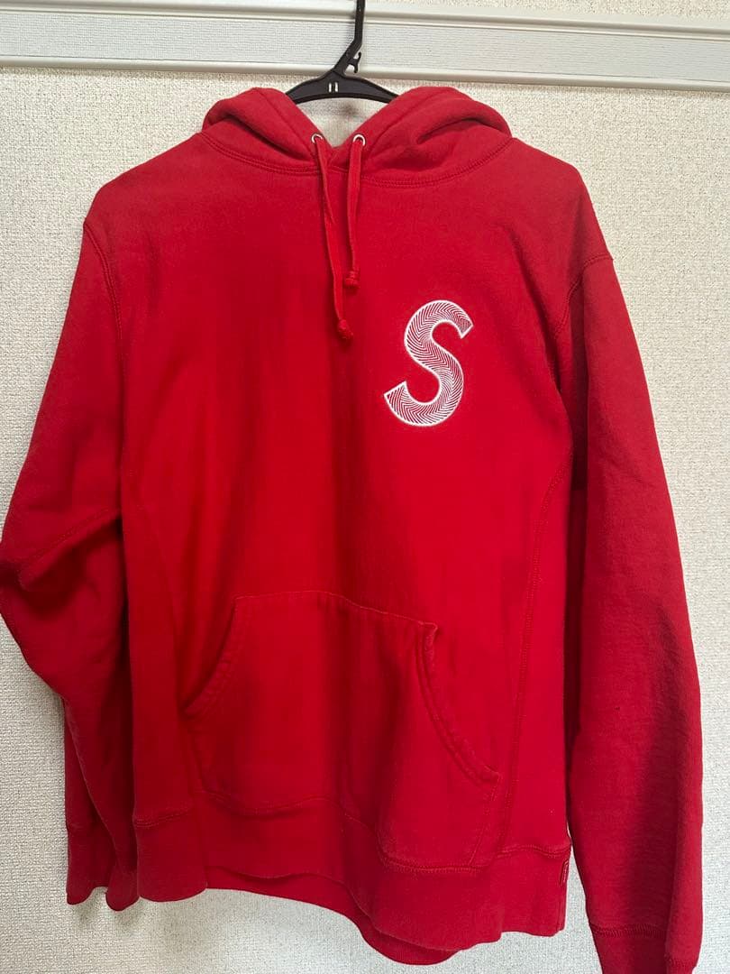 supreme 赤　トレーナー