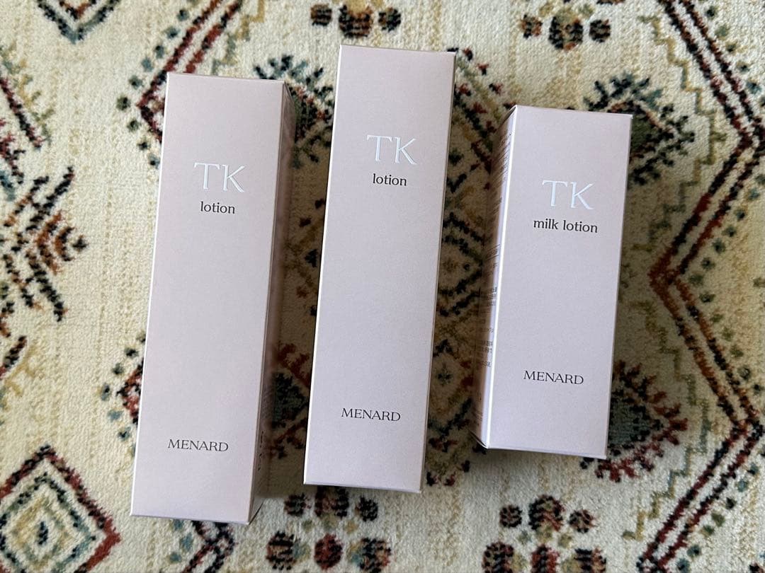 メナードTKローション2本、ミルクローション1本