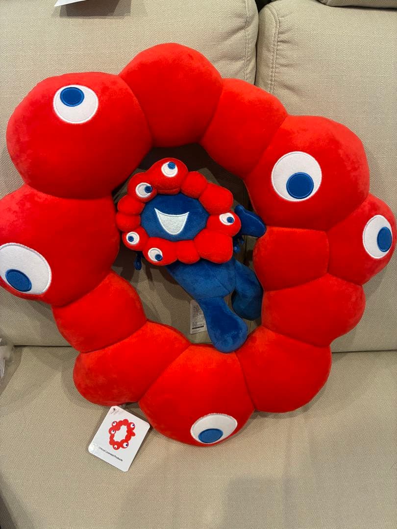 ミャクミャク　なりきりクッション　ねぞべり　ぬいぐるみ　2点セット