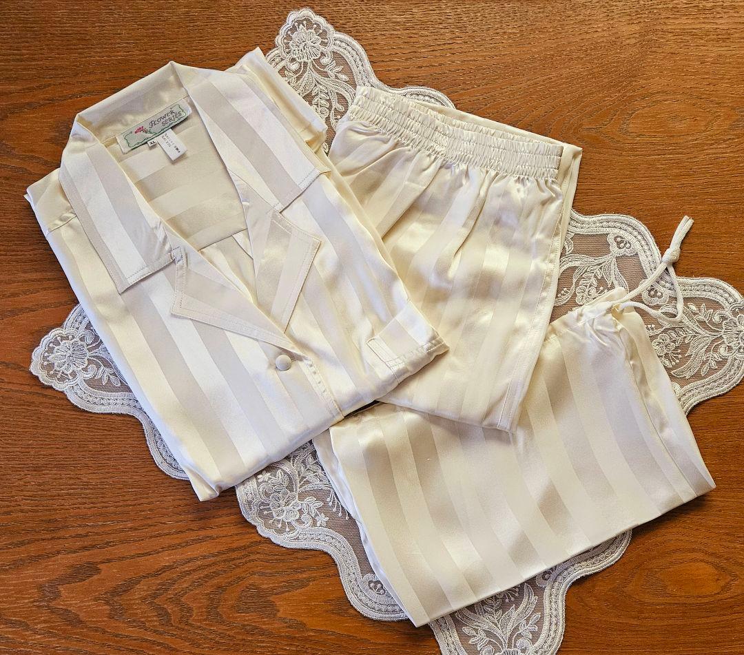 絹 シルクパジャマ シルク100％ 収納袋付き 新品 MAYUDAMAシルク)シルク パジャマ シルク100％ 絹100％ 優雅