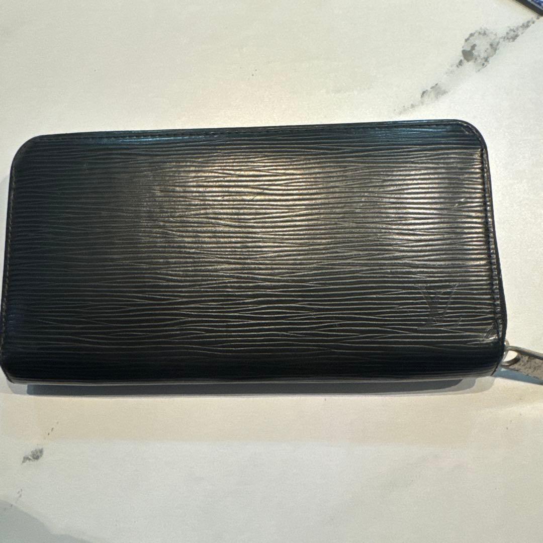 ルイヴィトン　長財布　エピ ジッピーウォレット ブラック