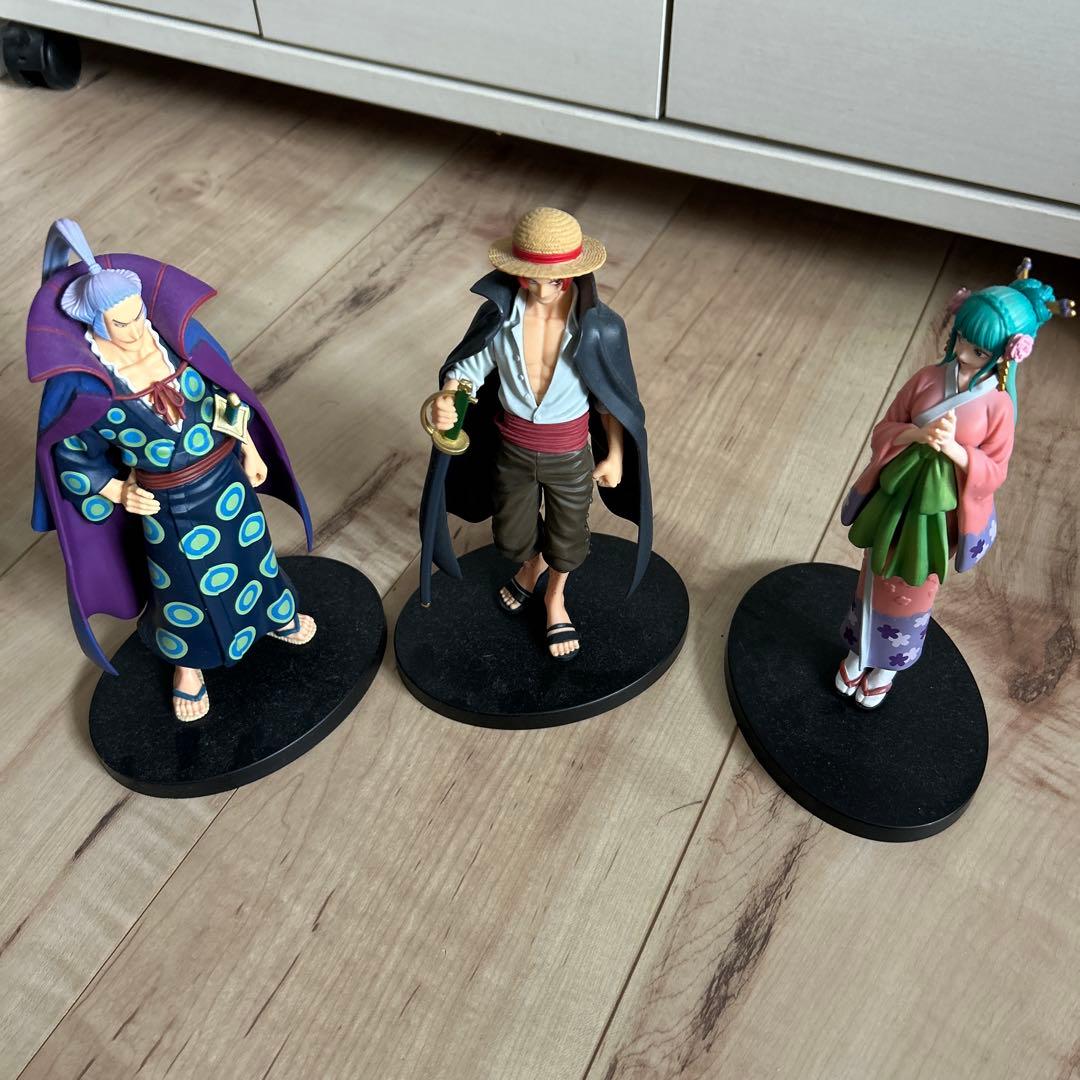 ワンピース フィギュア 3体セット 説明欄必須 - メルカリ