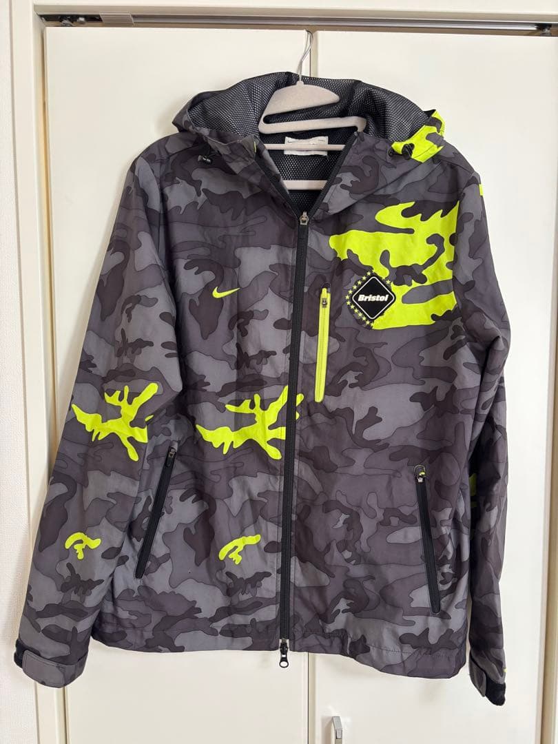 超希少⭐︎FCRB×NIKE⭐︎ 迷彩柄 ナイロンジャケット NIKE×FCRB 迷彩ナイロンジャケット - メルカリ