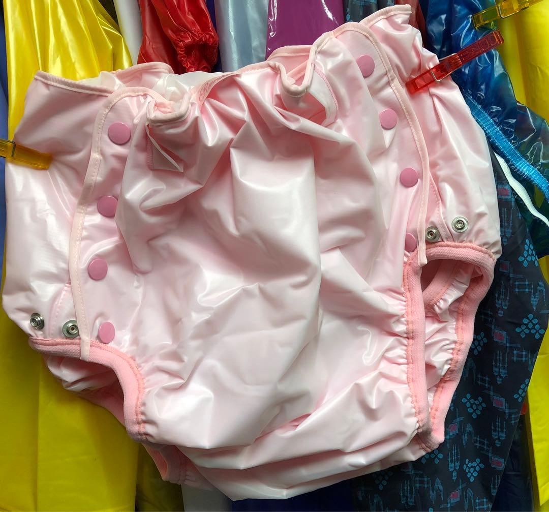 おむつカバー ピンクに見せた塩化ビニール Lサイズ ナメナメテロテロ
