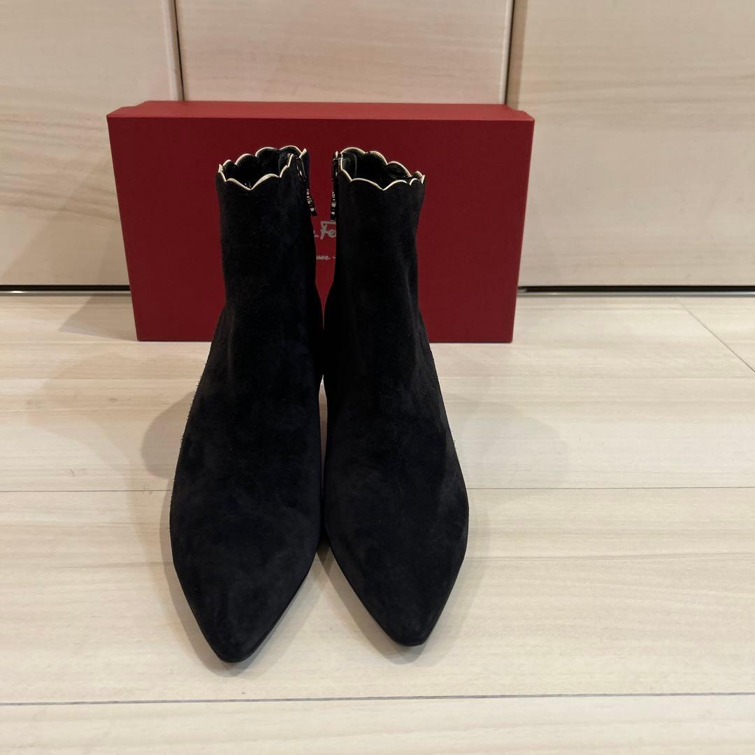 お値下げ　フェラガモ ショートブーツ24.5㎝