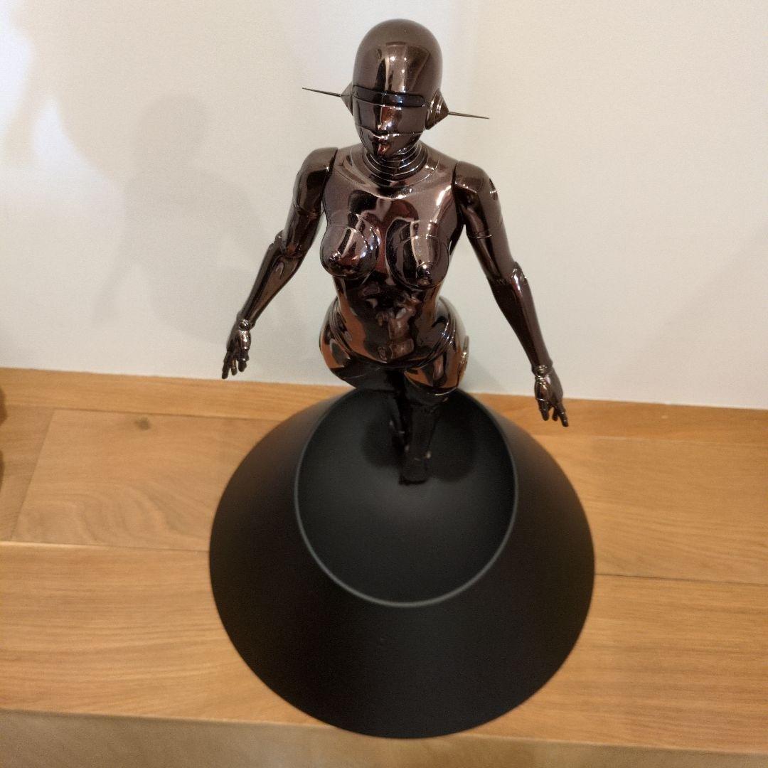 空山基Sexy Robot floating _1/4 scale black