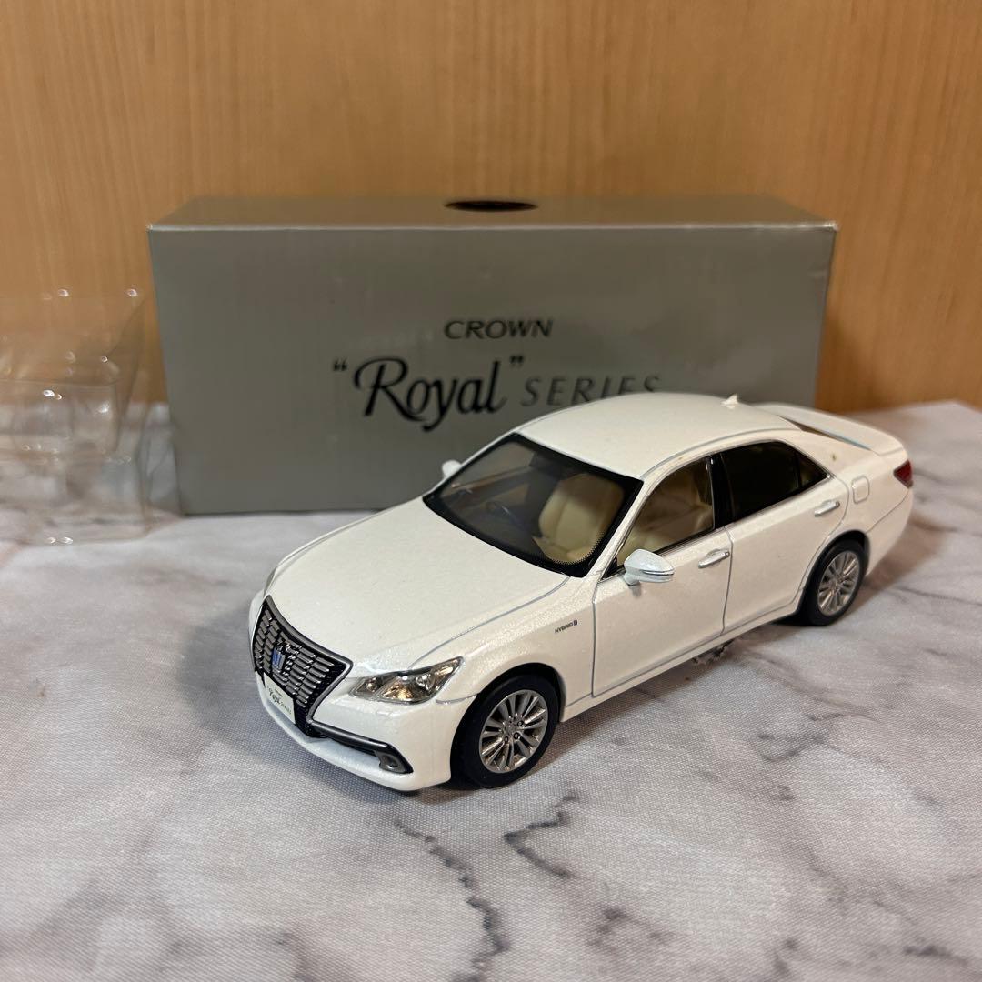 トヨタ 210系　クラウンロイヤルサルーンG前期 カラーサンプル　ホワイトパール