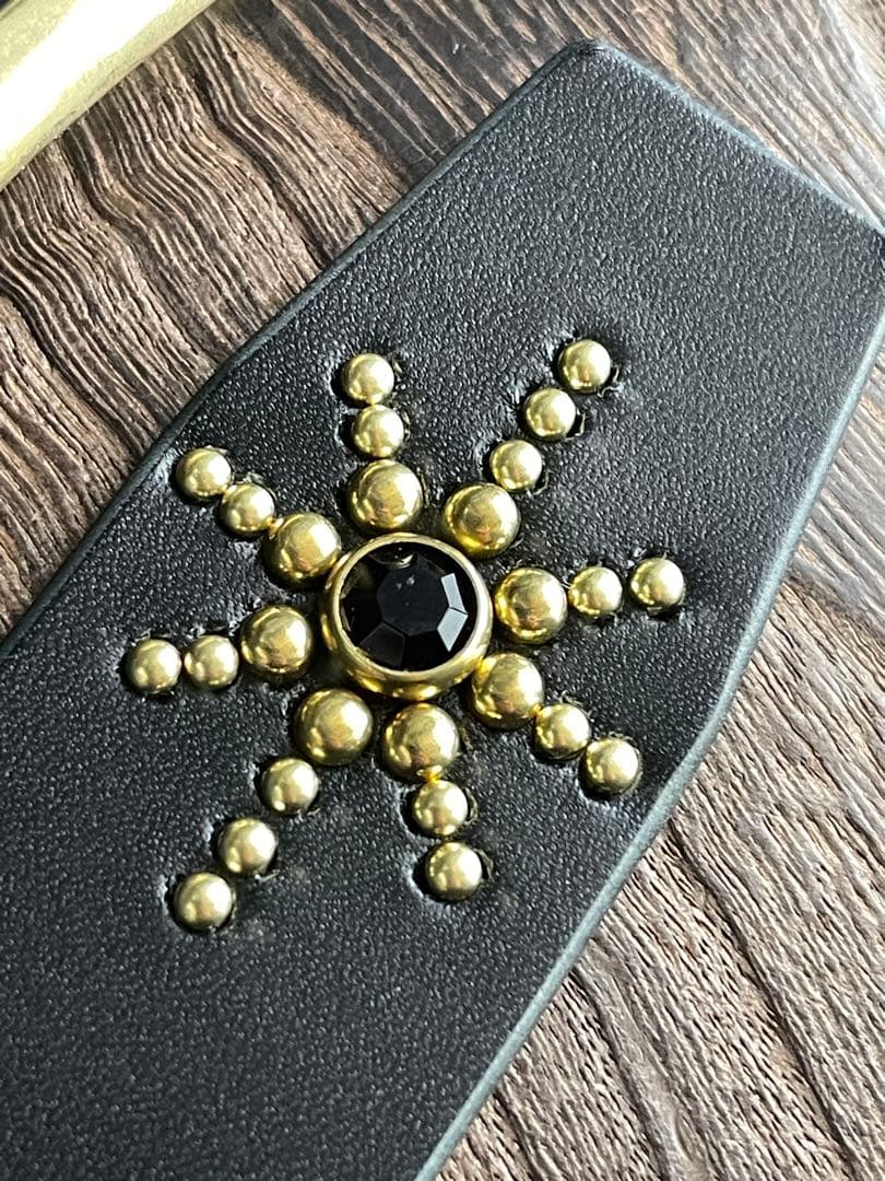 スタッズギャリソンベルト 牛ヌメ 真鍮 38mm HTC CALEE - メルカリ