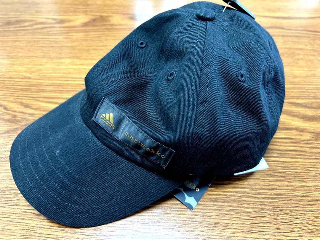 アディダス　マリメッコ　キャップ