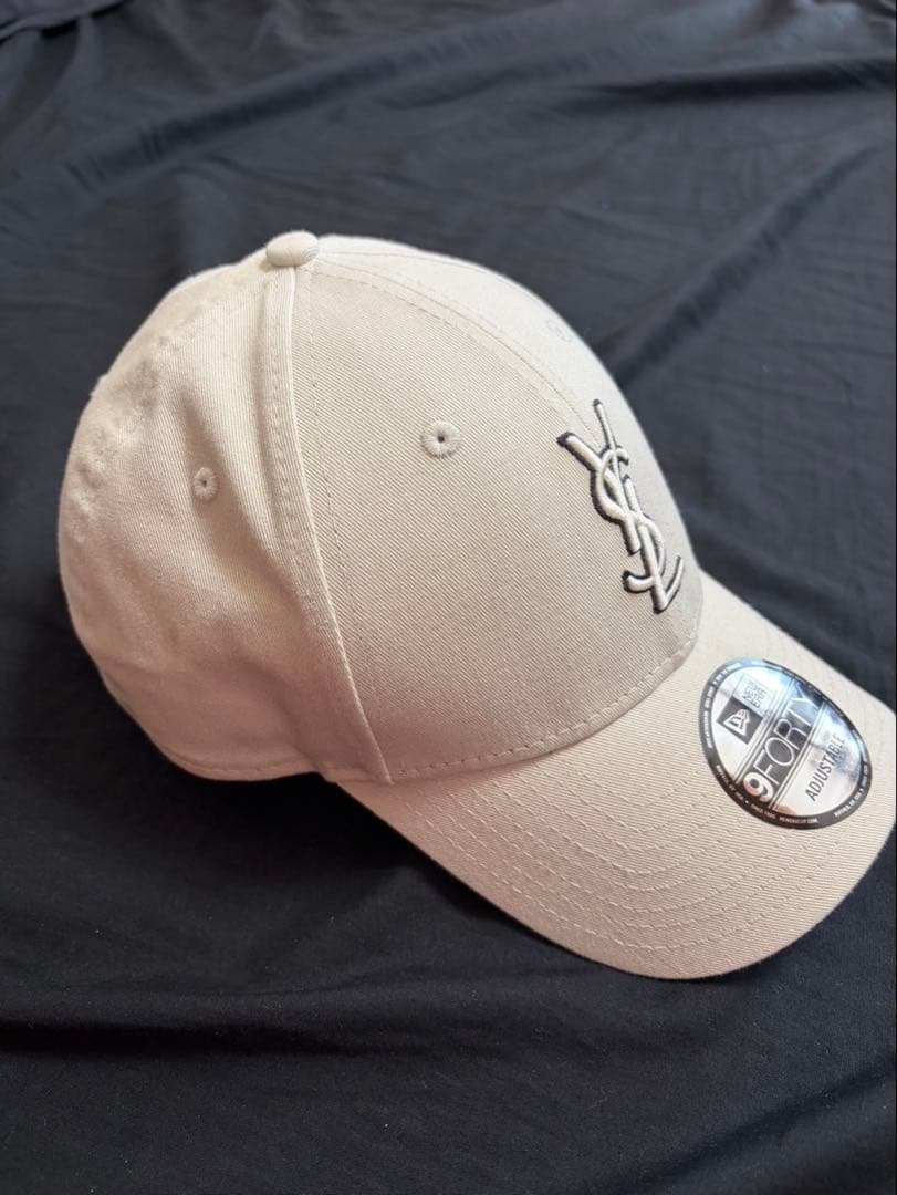 イブサンローラン キャップ ベージュ - メルカリ